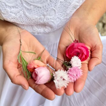 Květiny do vlasů drátkované