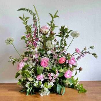 Aranžmá na obřadní stůl