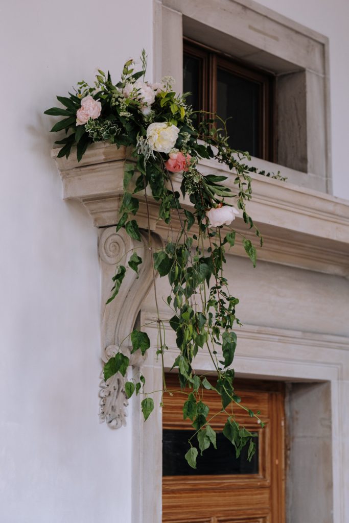 Svatba na zámku pivoňky